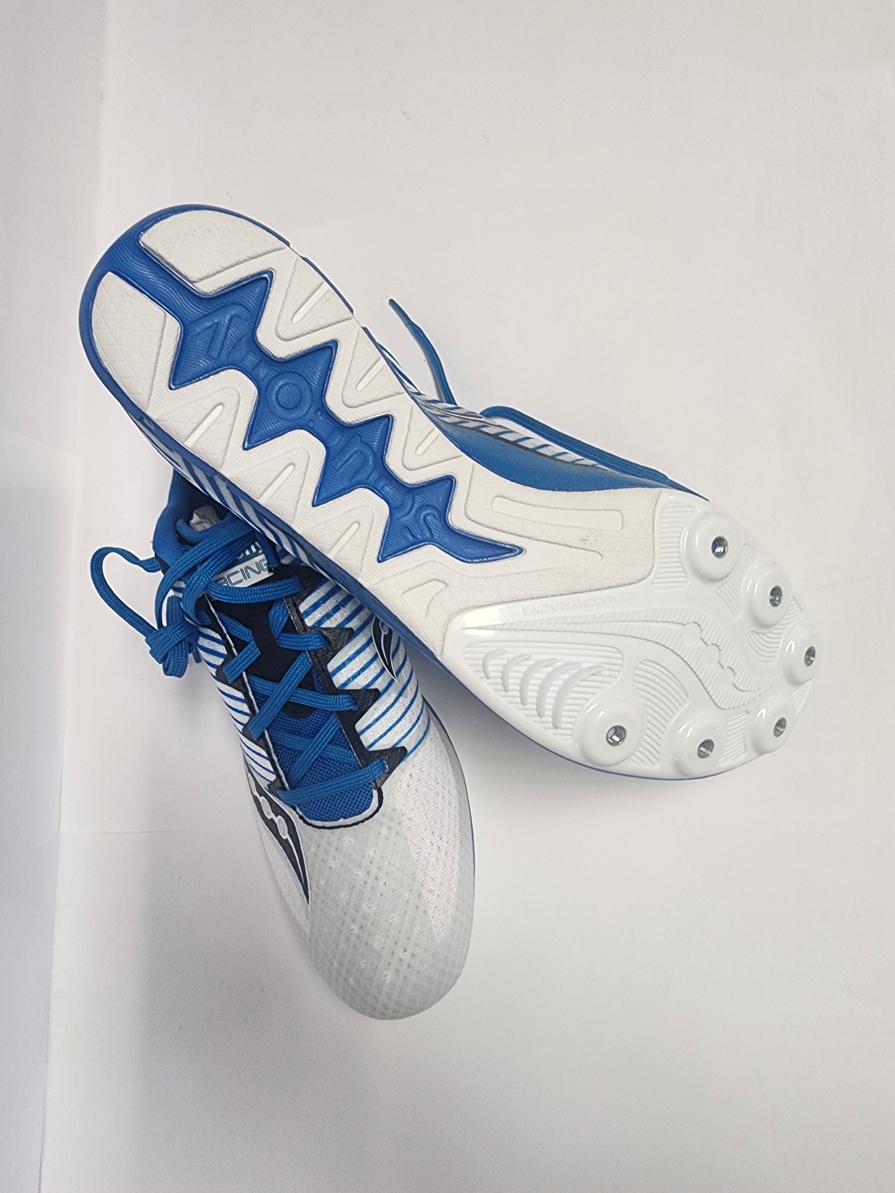 Saucony Vendetta Men's All-Round Track Spikes â Kings Track & Field Store